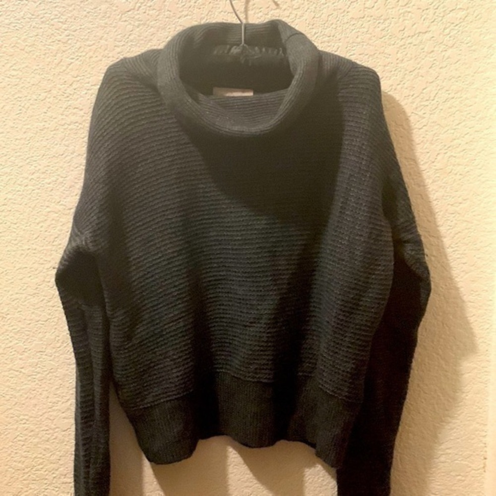 Banana Republic merino wool, alpaca & nylon sweater - Picture 2 of 8
